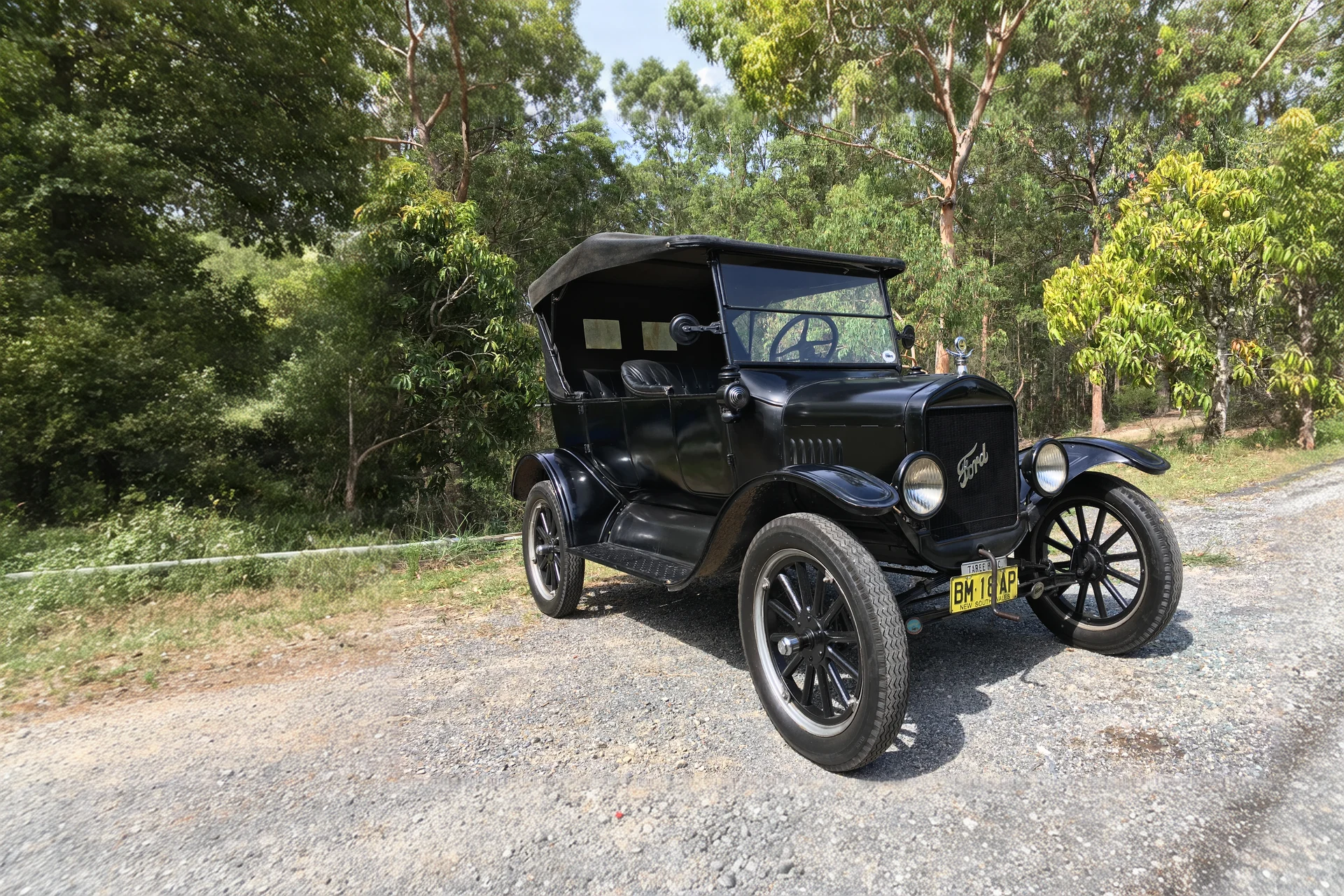Ford Model T Touring 1925 года в три четверти спереди