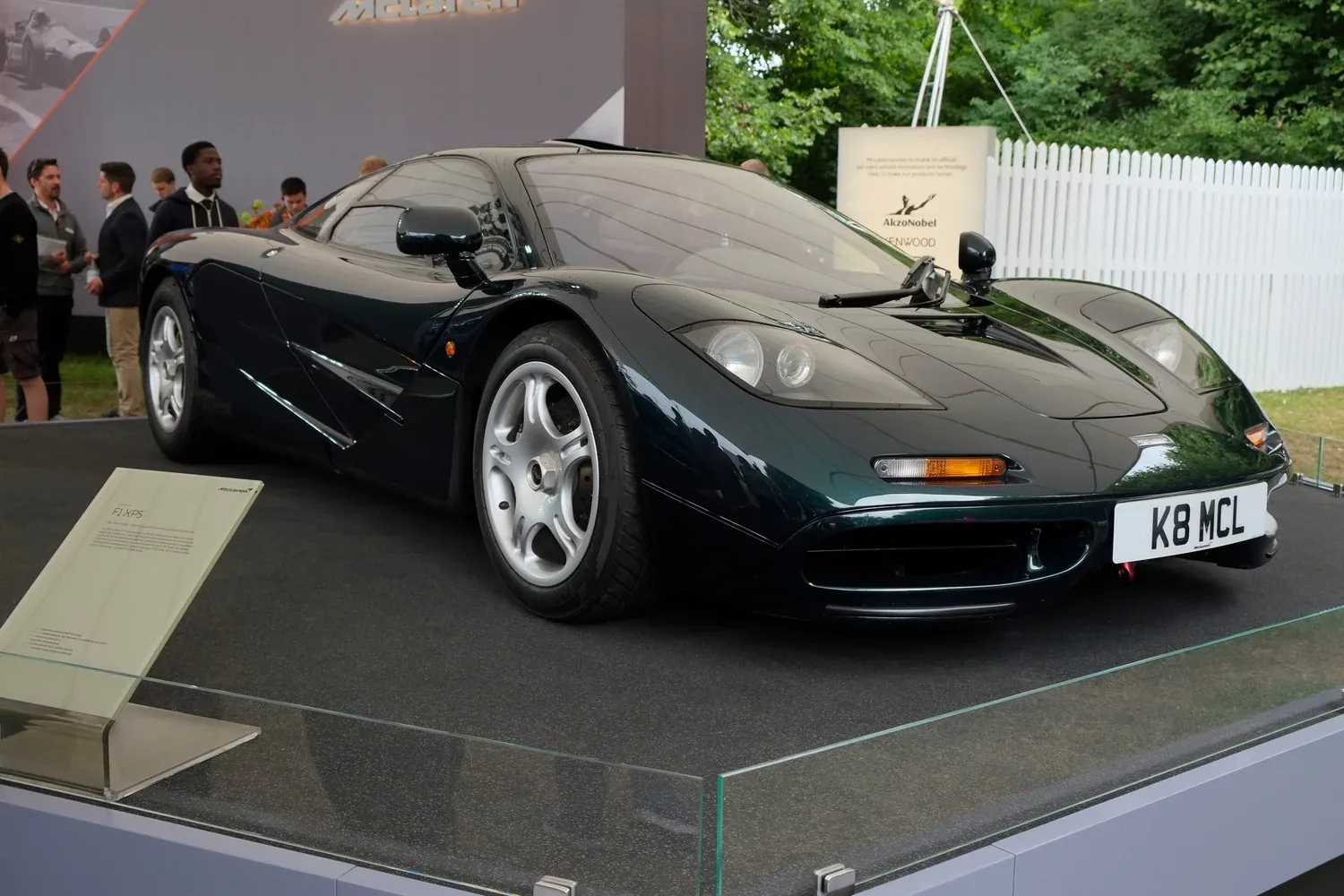 McLaren: McLaren F1: три сиденья, V12 и рекорд, который никто не побил