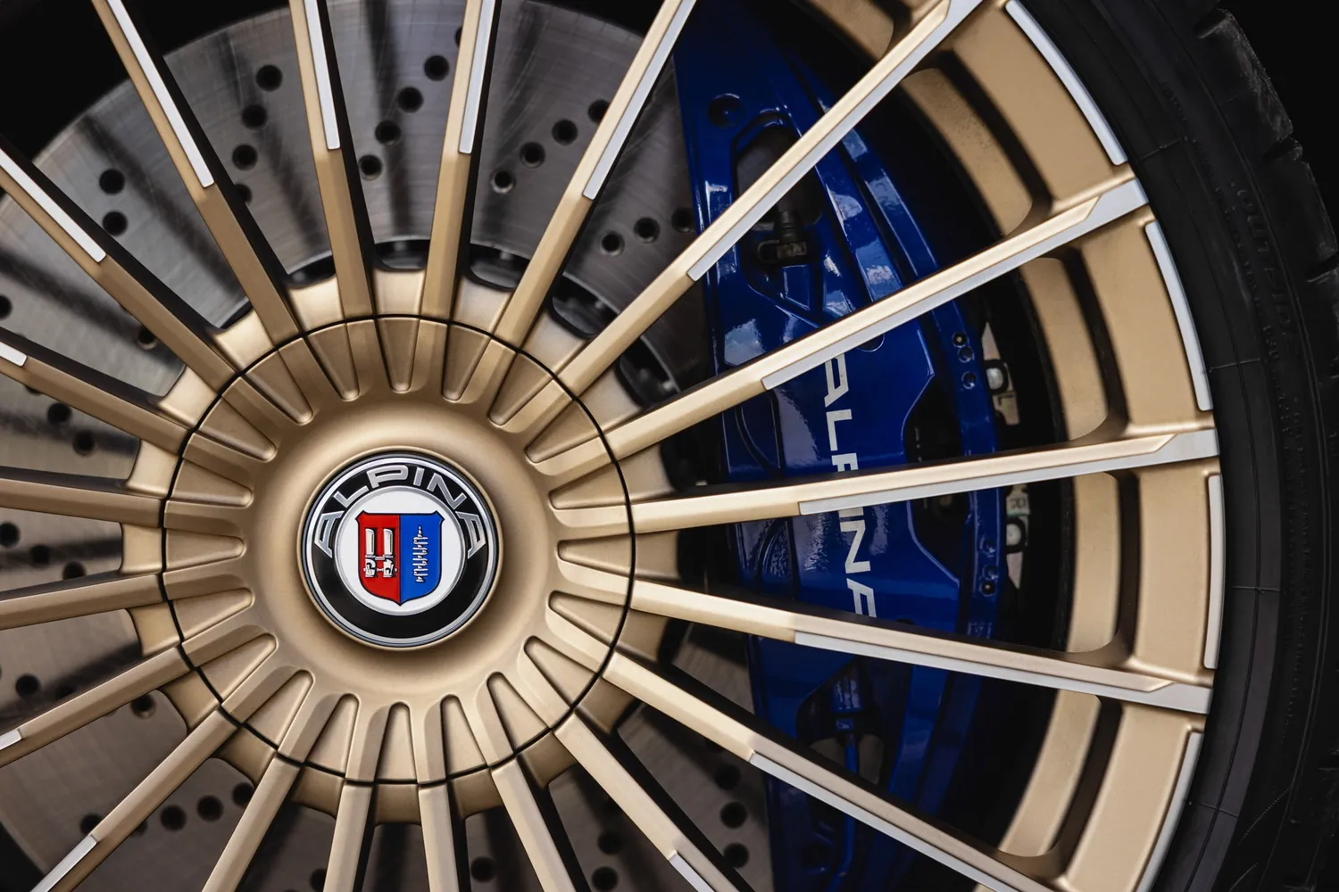 Alpina B3: Кованые Classic 20 дюймов в Oro Tecnico