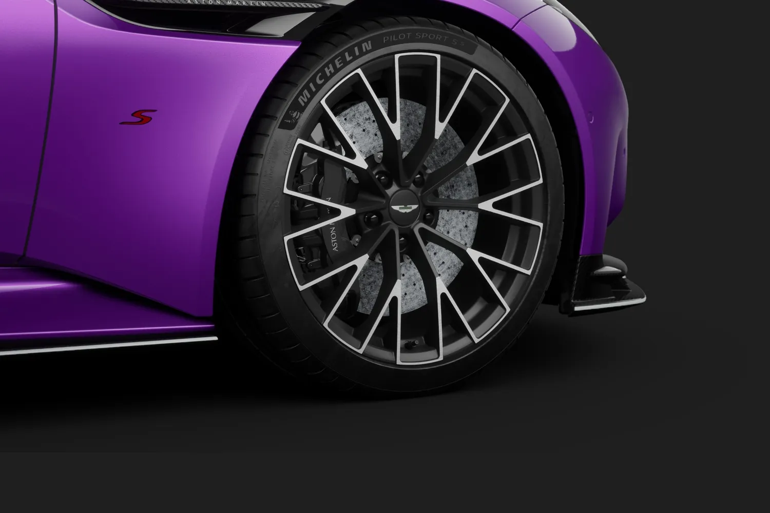 Aston Martin DB12: Колёса Evo и карбон-керамика