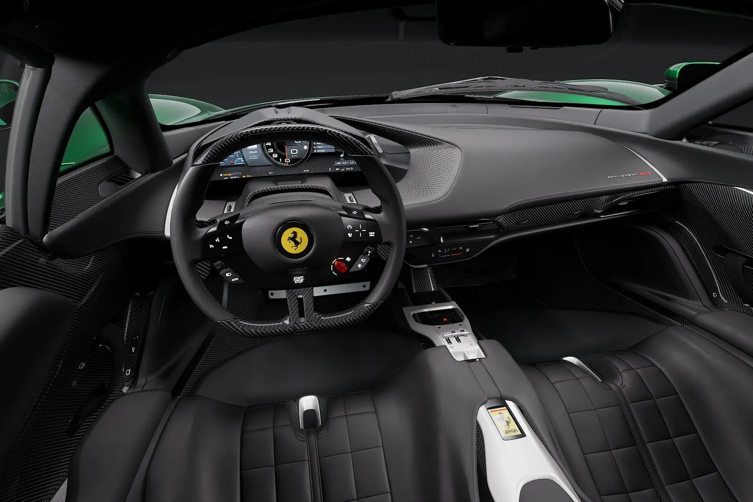 Ferrari Daytona SP3: Место водителя: руль с manettino и цифровая панель