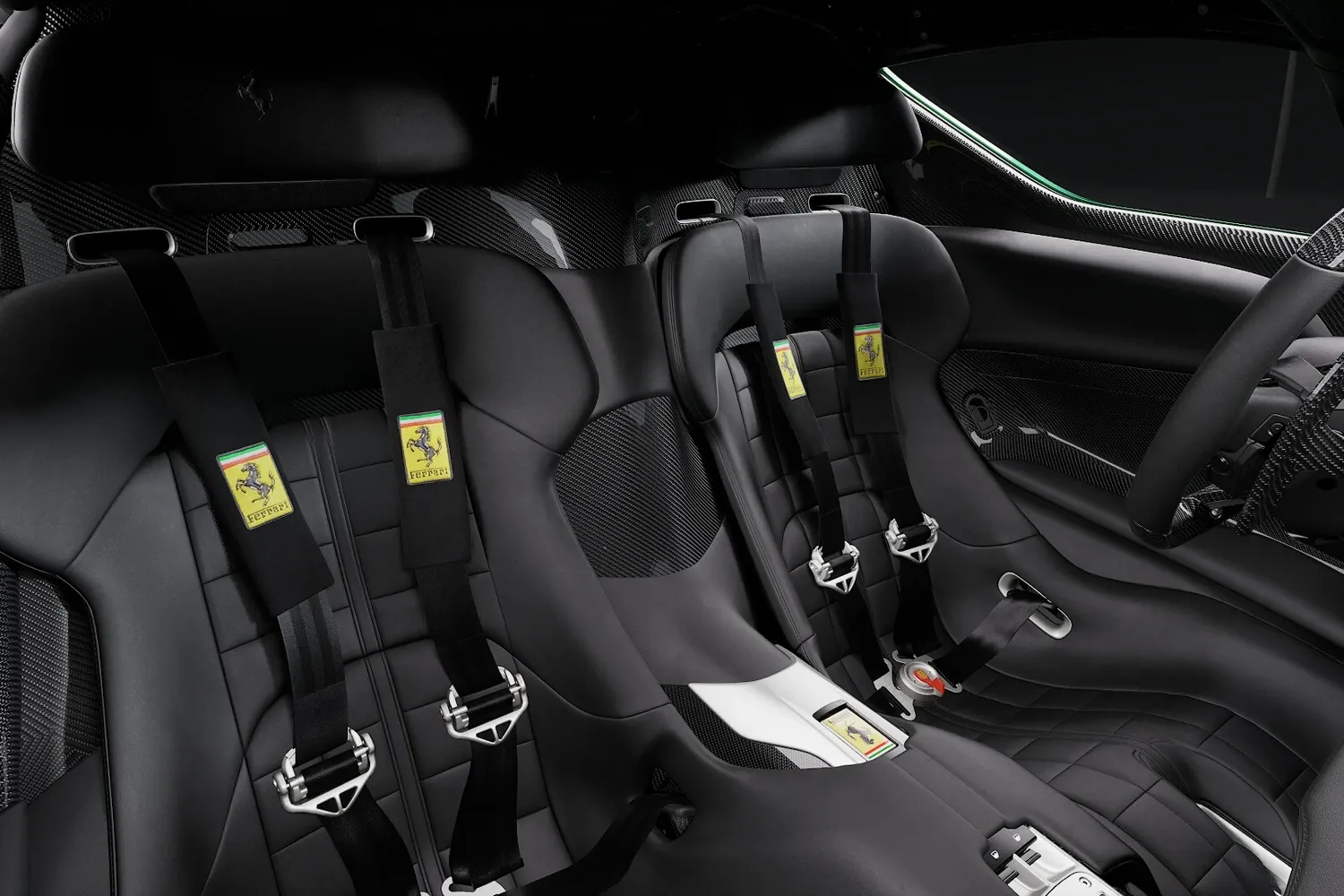 Ferrari Daytona SP3: Сиденья Daytona SP3, вшитые в монокок