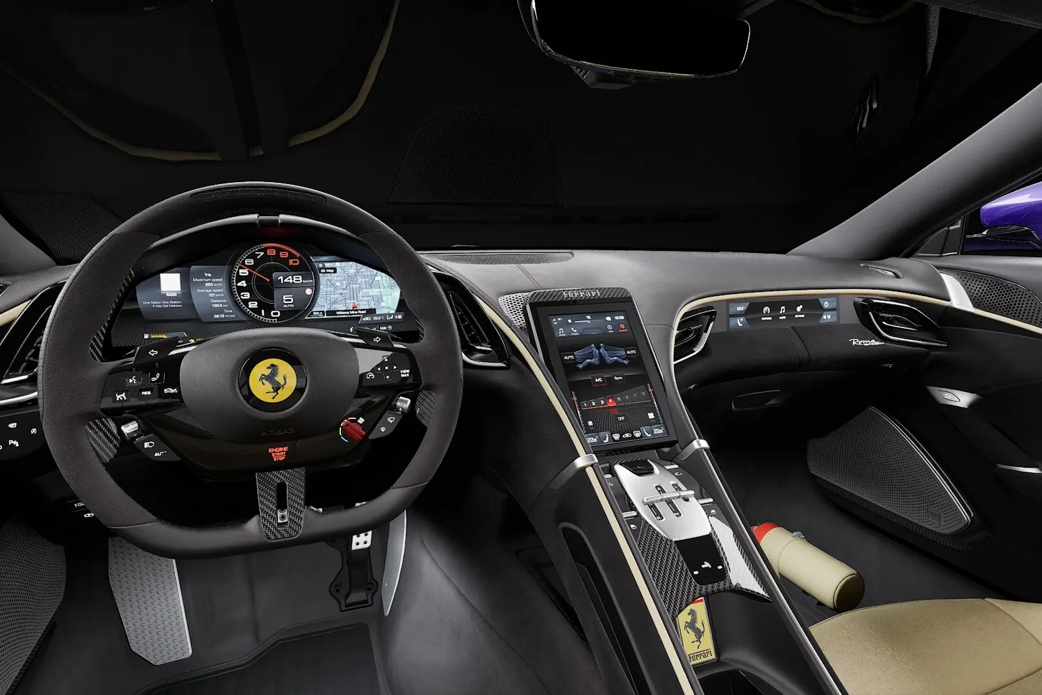 Ferrari Roma: Руль с сенсорными клавишами и три экрана