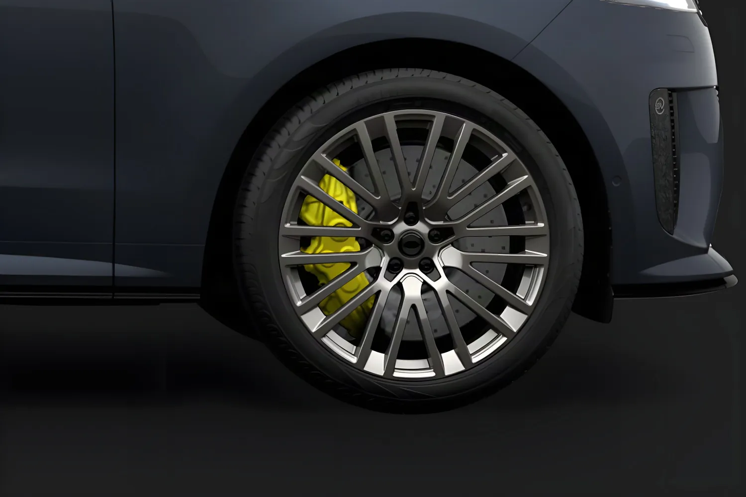 Land Rover Range Rover Sport: Кованые диски 23 дюйма и карбон-керамика
