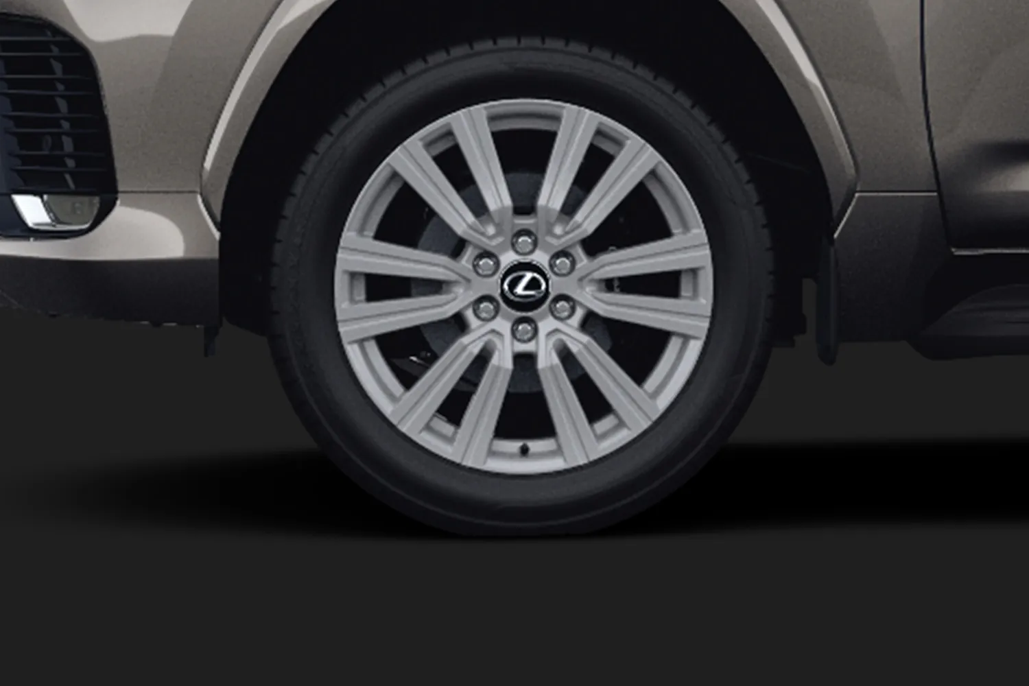 Lexus LX: Кованые колёса 22 дюйма и AHC