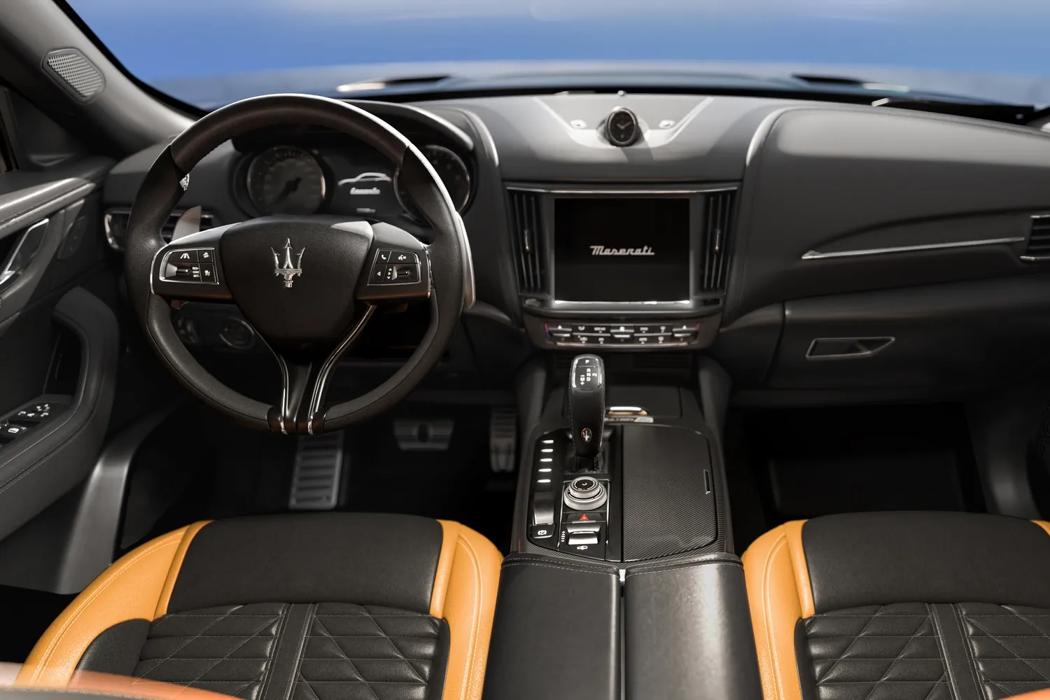 Maserati Levante: Руль с лепестками, экран MIA и приборы Levante