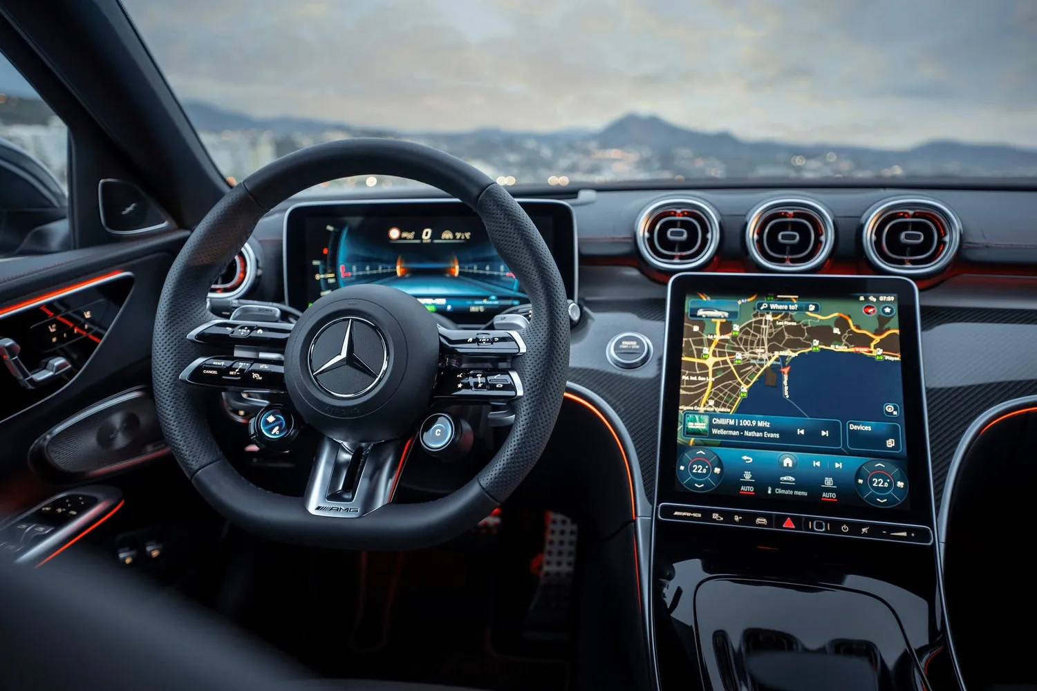 Mercedes-Benz AMG C 63: Руль AMG Performance и экраны MBUX