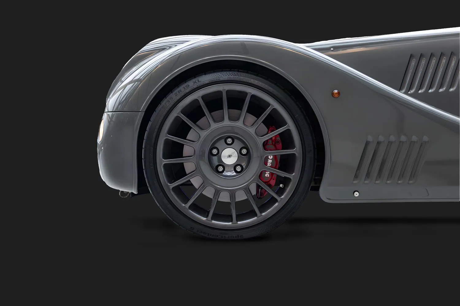 Morgan Aero 8: Колесо 19 дюймов и суппорт AP Racing