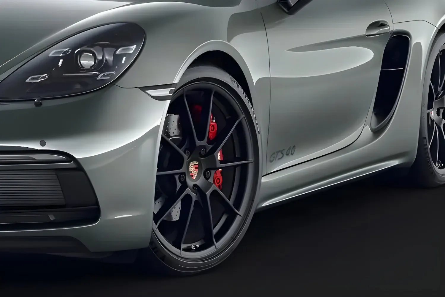 Porsche 718 Boxster: Чёрные диски 20 дюймов и красные суппорты GTS 4.0