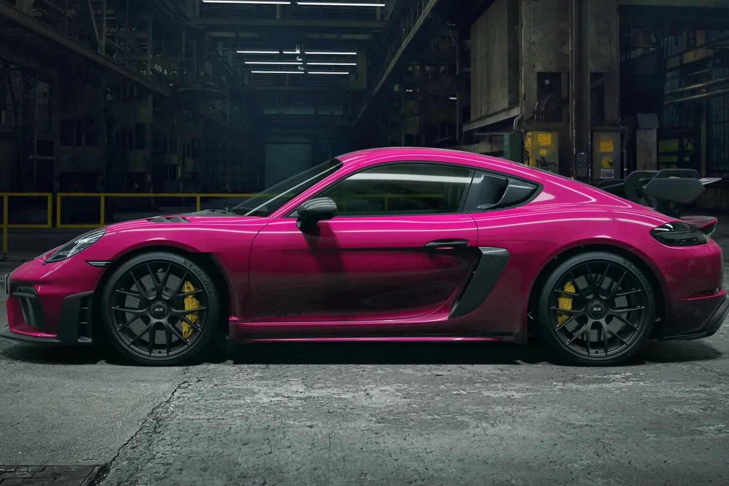 Porsche 718 Cayman: GT4 RS: карбон и антикрыло