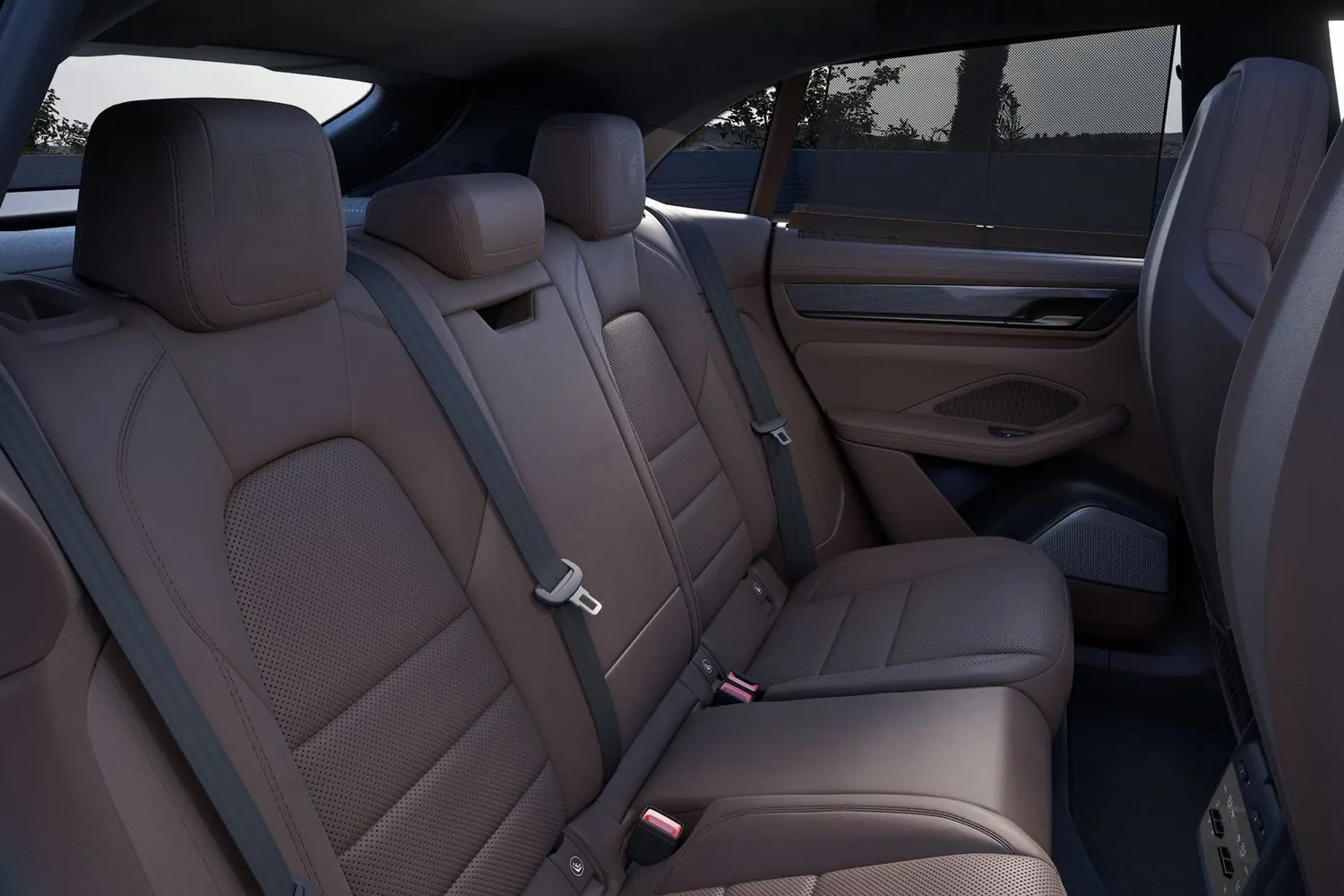 Porsche Macan: Второй ряд: плюс 86 мм колёсной базы