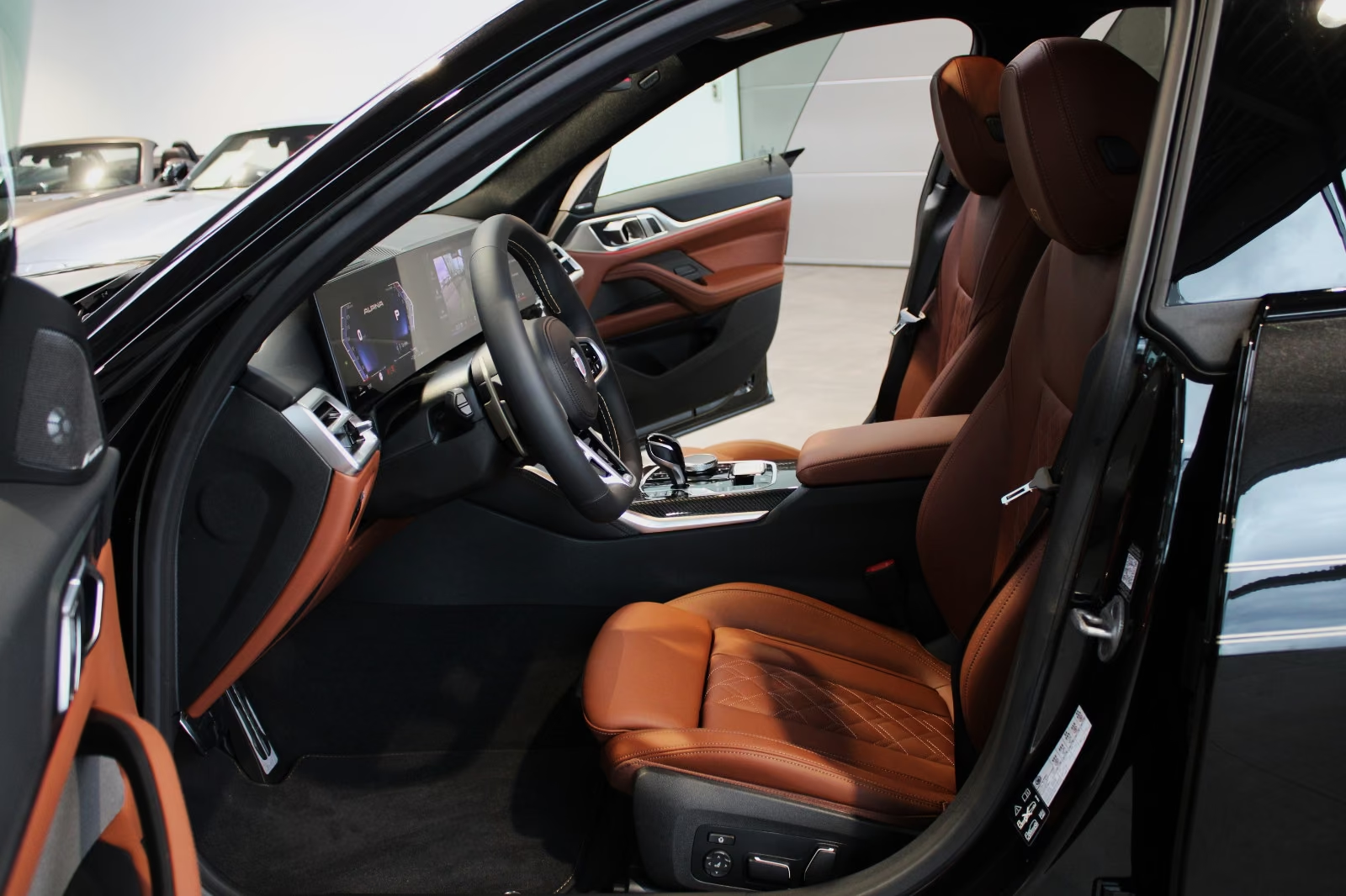 Купить Alpina B4 GT Gran Coupé 2026 3.0 л 529 л.с Бензин с минимальным пробегом 100 км, Чёрный, доставим из Германия в любой город РФ, фото 13