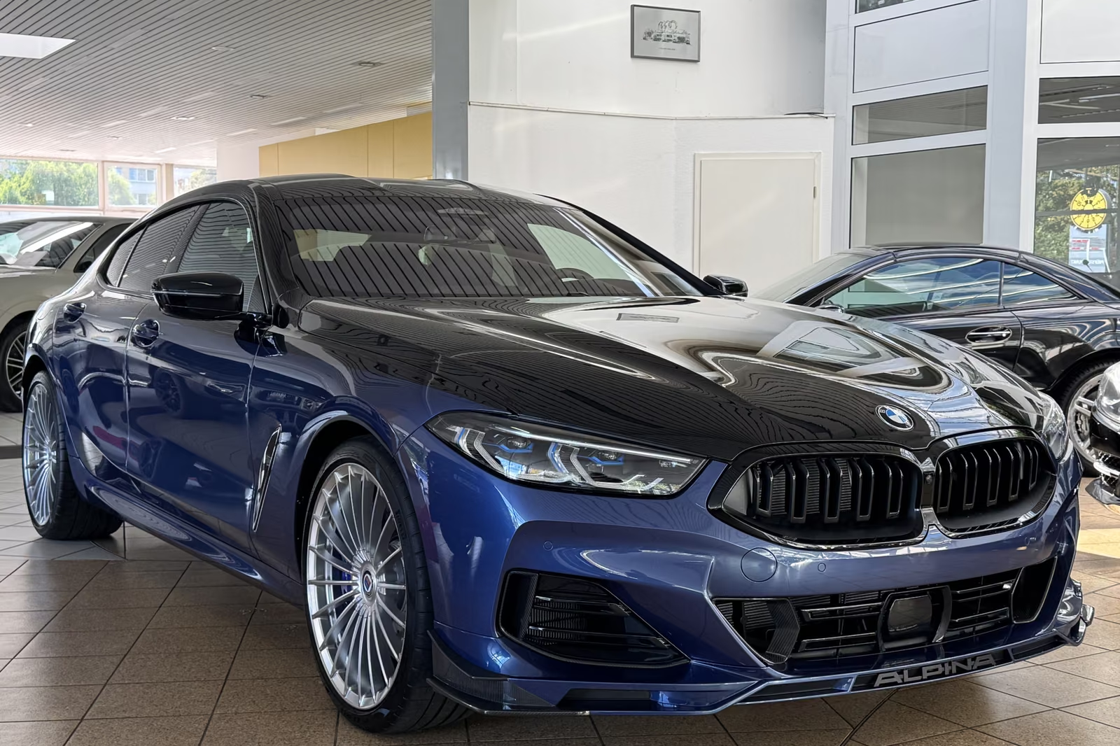 Заказать Alpina B8 GT Gran Coupé, limited series (28 of 99) 2026 4.4 л 634 л.с Бензин с пробегом 20 км, Автомат, Полный привод, цвет Синий, поставка из Германия, доставка по РФ B8 GT Gran Coupé, limited series (28 of 99) - фото 3
