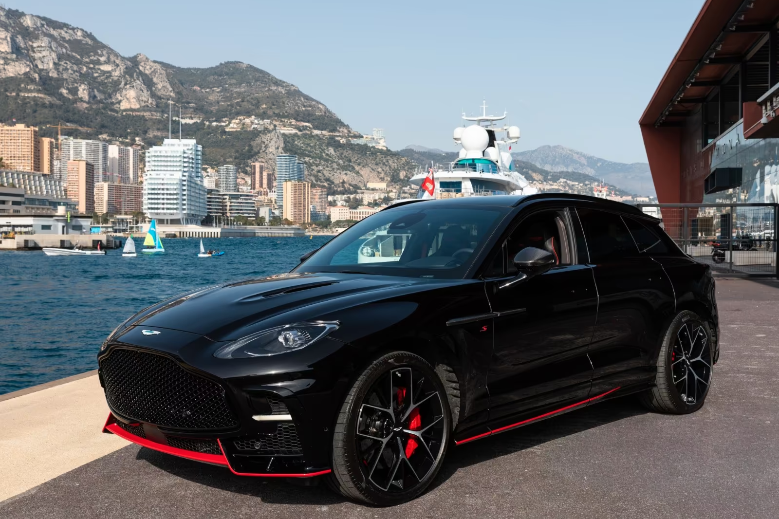 Aston Martin DBX S