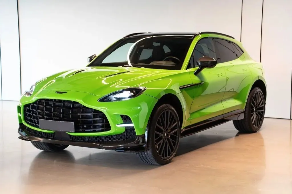 Aston Martin DBX 707