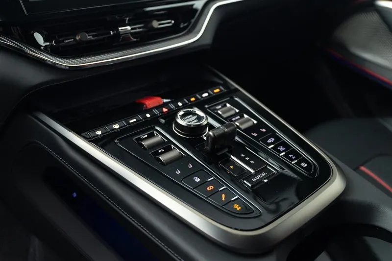 Aston Martin DBX S 2026 4.0 л 727 л.с Бензин, пробег 200 км, Зелёный, Полный привод, Автомат, авто из Чехия, доставка по РФ, фото 11