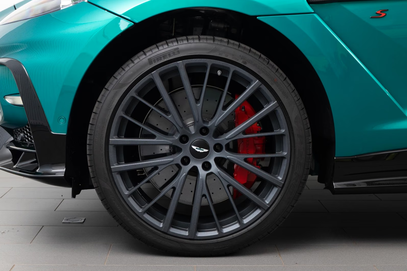 Доставка по РФ: Aston Martin DBX S 2026 4.0 л 727 л.с Бензин, Зелёный, пробег 200 км, Полный привод, Автомат, осмотр возможен в Москве, фото 17