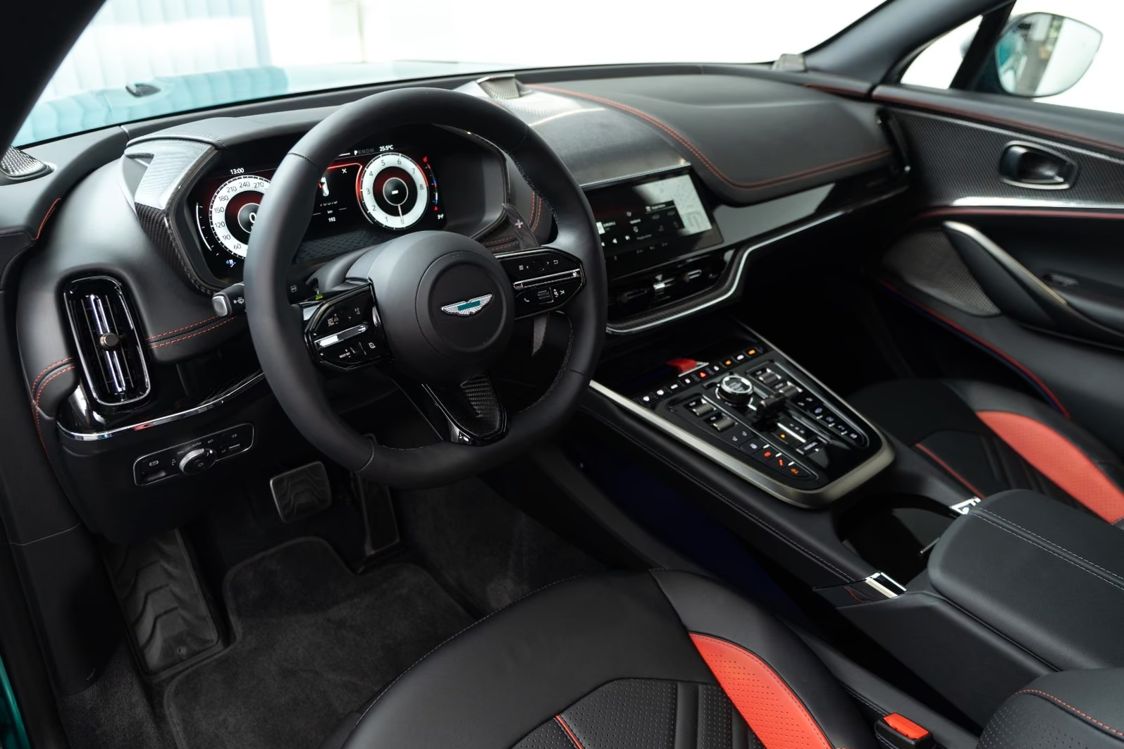 Aston Martin DBX S 2026 4.0 л 727 л.с Бензин, коробка Автомат, привод Полный привод, автомобиль из Чехия, доставка по России, фото 7