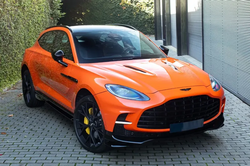 Aston Martin DBX 707 2026 4.0 л 707 л.с Бензин, новый авто, Полный привод, Автомат, цвет Оранжевый, страна-производитель — Германия DBX 707 - фото 2