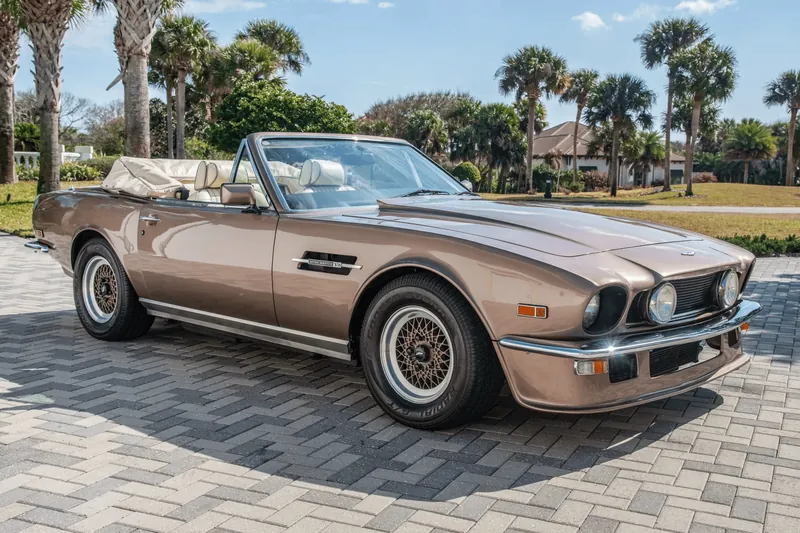 Aston Martin V8 Volante 1989 5.3 л 310 л.с Бензин, новый авто, Задний привод, Автомат, цвет Терракот, страна-производитель — США V8 Volante - фото 2
