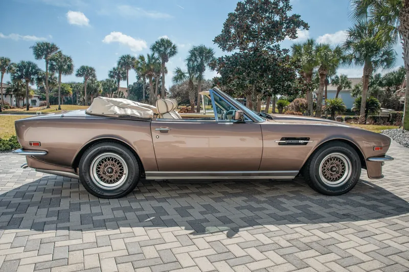 Заказать Aston Martin V8 Volante 1989 5.3 л 310 л.с Бензин с пробегом 42 000 км, Автомат, Задний привод, цвет Терракот, поставка из США, доставка по РФ V8 Volante - фото 3