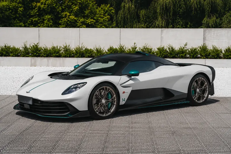 Aston Martin Valhalla