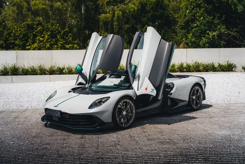 Aston Martin Valhalla 2026 4.0 л 1080 л.с Гибрид, новый авто, Полный привод, Автомат, цвет Серый, страна-производитель — Бельгия Valhalla - фото 2