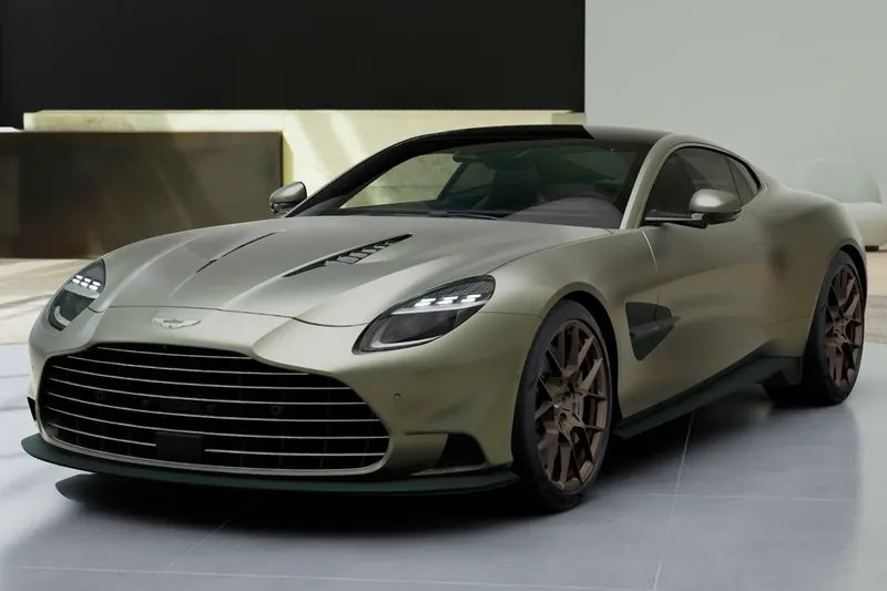 Заказать Aston Martin Vanquish Coupe 2026 5.2 л 835 л.с Бензин с пробегом 0 км, Автомат, Задний привод, цвет Золотой, поставка из Великобритания, доставка по РФ Vanquish Coupe - фото 3