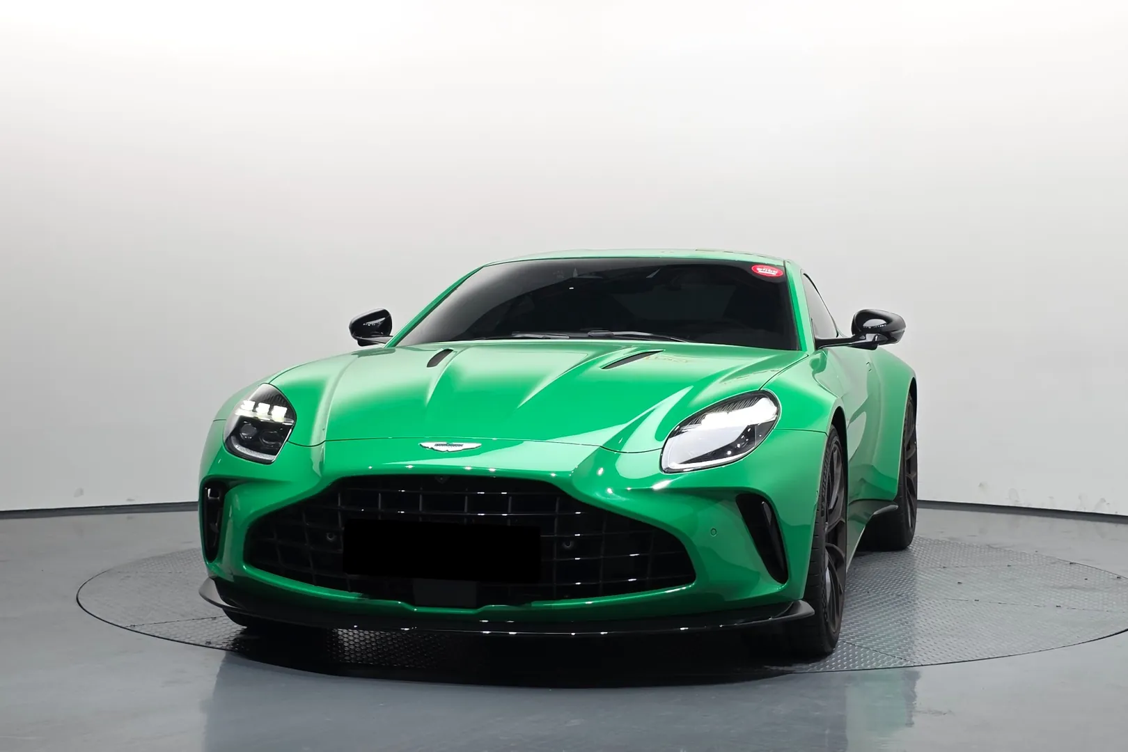 Aston Martin Vantage 2nd Generation 4.0 V8 Coupe 2025 4.0 л 665 л.с Бензин, новый авто, Задний привод, Автомат, цвет Зелёный, страна-производитель — Великобритания