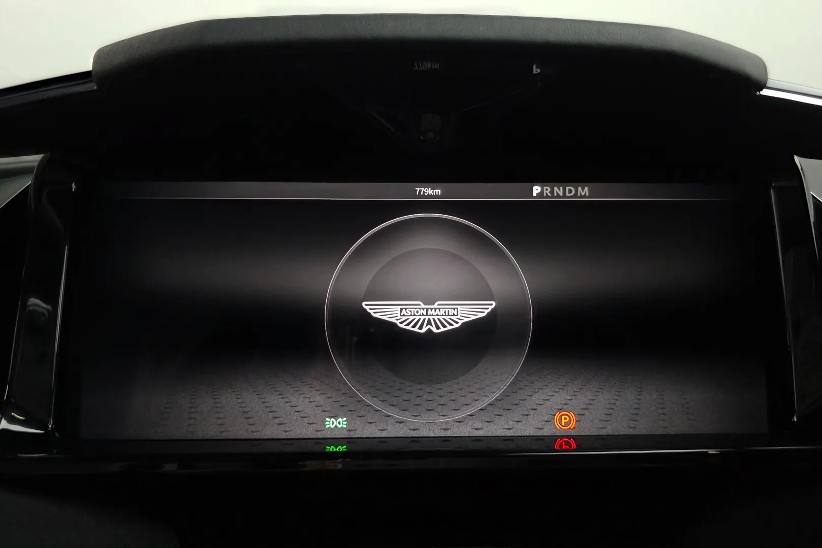 Aston Martin Vantage 2nd Generation 4.0 V8 Coupe 2025 4.0 л 665 л.с Бензин, пробег 779 км, Зелёный цвет, коробка Автомат, привод Задний привод, авто из Великобритания