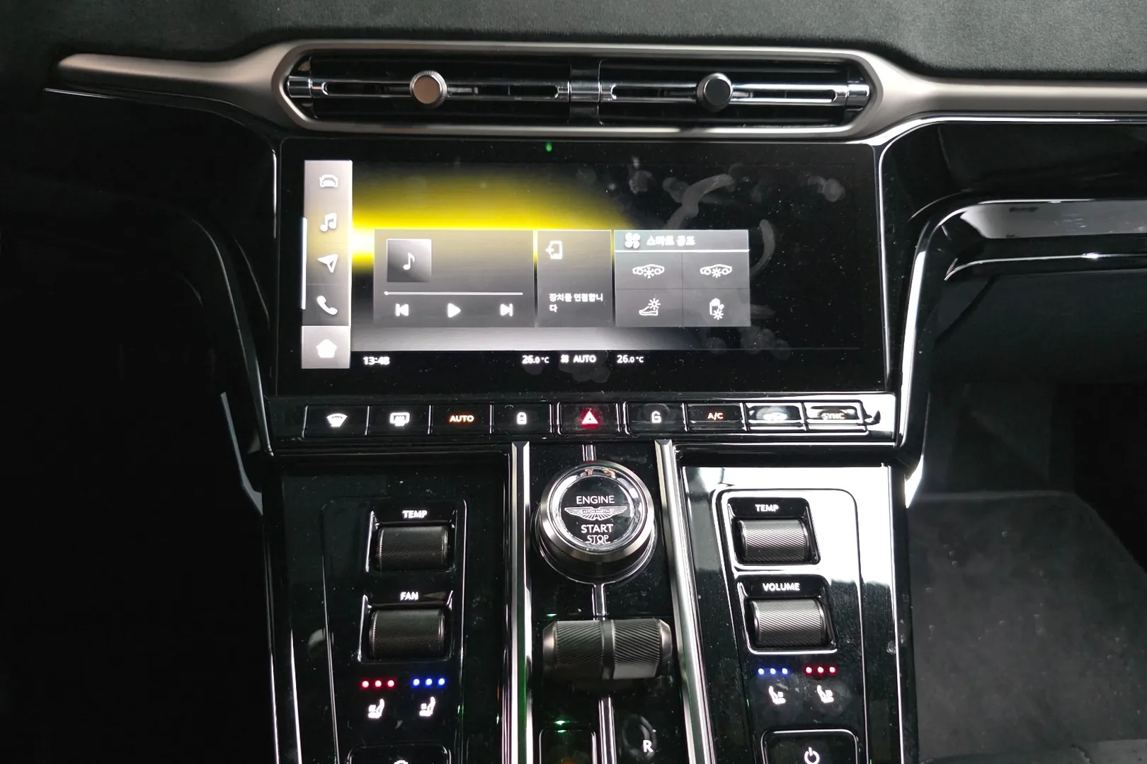 Оформить заказ на Aston Martin Vantage 2nd Generation 4.0 V8 Coupe 2025 4.0 л 665 л.с Бензин, коробка: Автомат, привод: Задний привод, доставка по России, салон в Москве