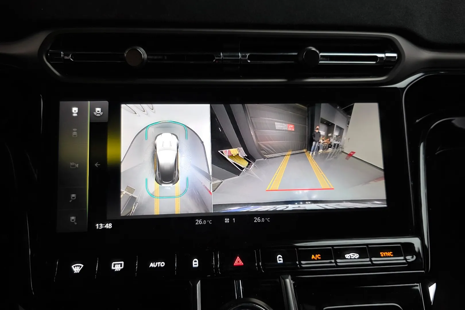 Купить Aston Martin Vantage 2nd Generation 4.0 V8 Coupe 2025 4.0 л 665 л.с Бензин с минимальным пробегом 779 км, Зелёный, доставим из Великобритания в любой город РФ