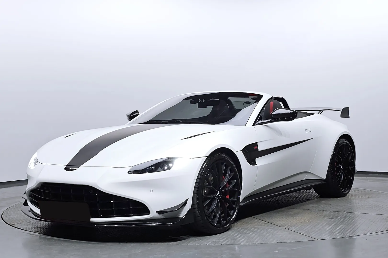 Фото для aston-martin Vantage