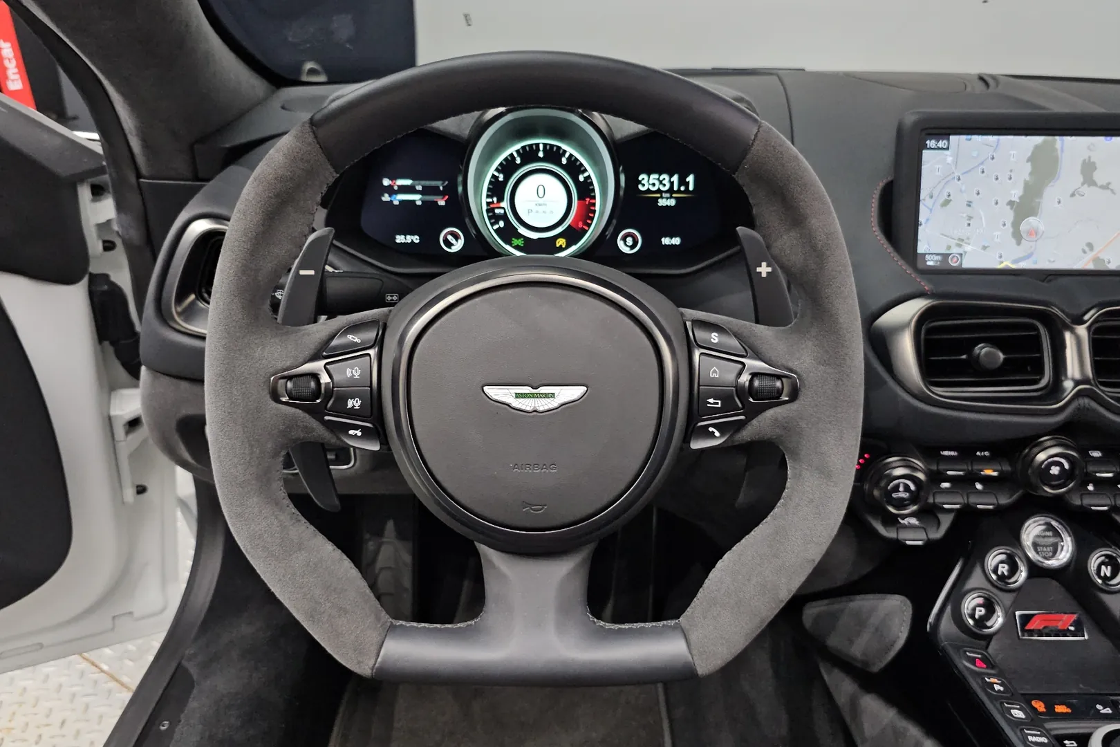 Официальная поставка Aston Martin Vantage 2022 4.0 л 510 л.с Бензин, Белый, Автомат, Задний привод, привезён из Великобритания