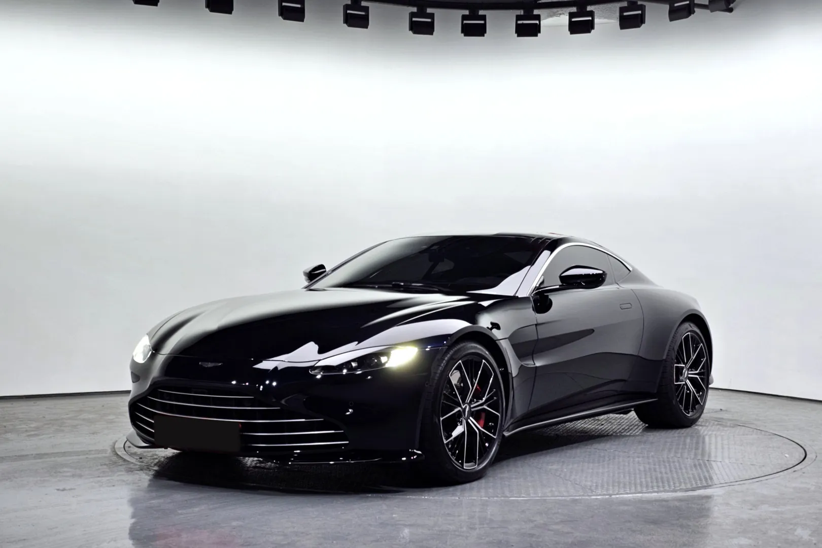 Фото для aston-martin Vantage