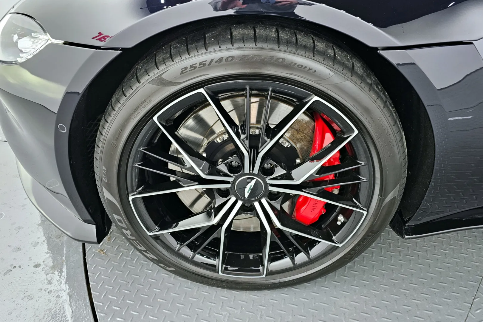 Новый Aston Martin Vantage 2023 4.0 л 510 л.с Бензин: Задний привод, Синий, коробка — Автомат, привезён из Великобритания, доставка по регионам