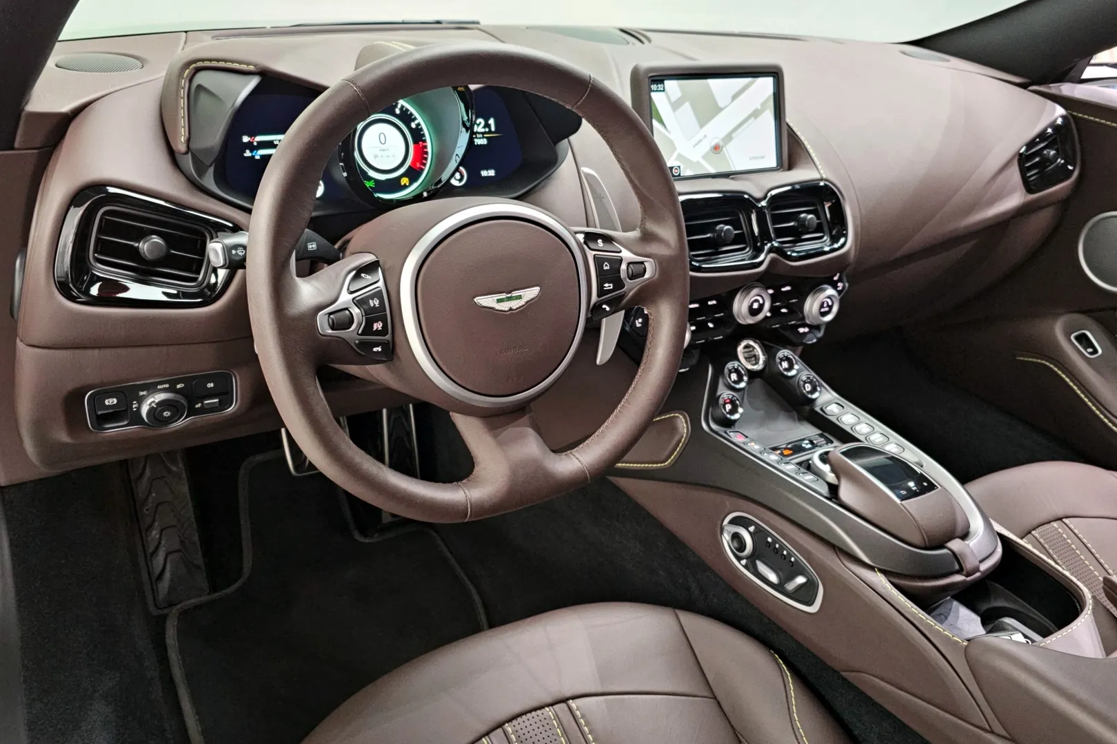 Aston Martin Vantage 2023 4.0 л 510 л.с Бензин, коробка Автомат, привод Задний привод, автомобиль из Великобритания, доставка по России