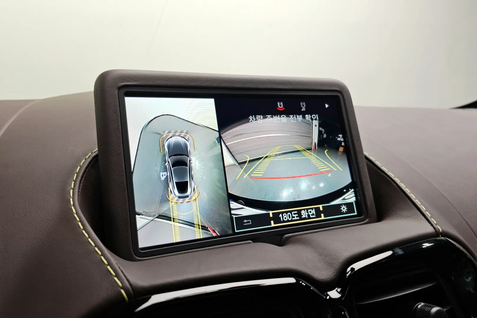 Новый Aston Martin Vantage 2023 4.0 л 510 л.с Бензин в кузове Синий, коробка — Автомат, привод — Задний привод, страна производства — Великобритания