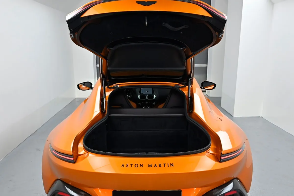 Оформить заказ на Aston Martin Vantage 2023 4.0 л 510 л.с Бензин, коробка: Автомат, привод: Задний привод, доставка по России, салон в Москве