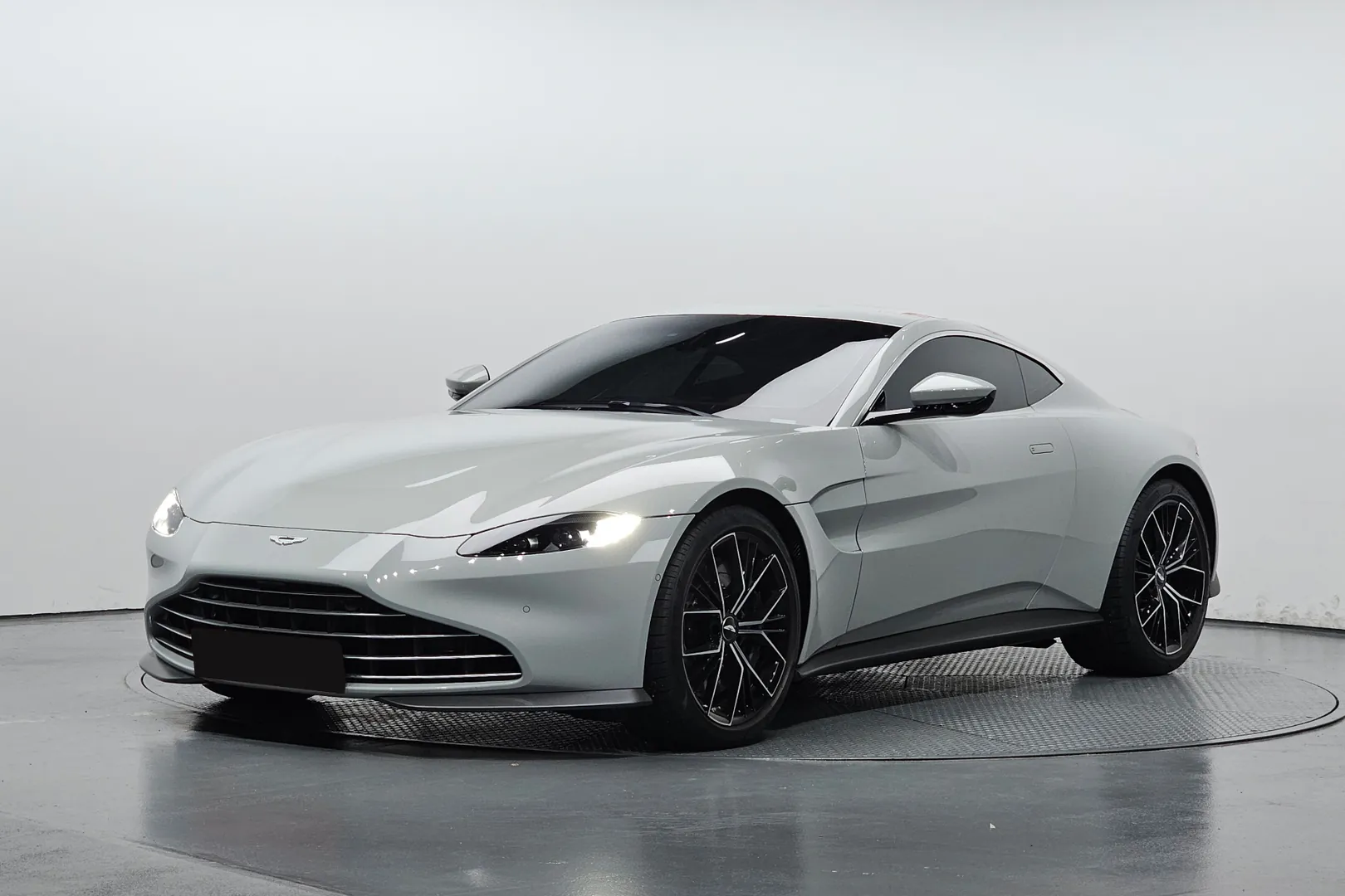 Фото для aston-martin Vantage