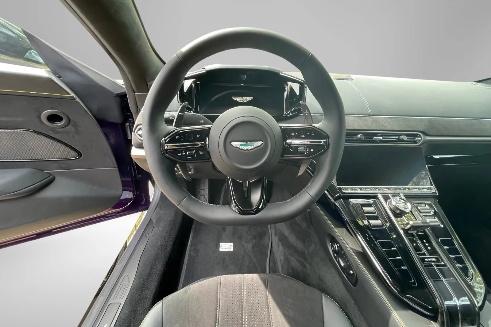 Aston Martin Vantage V8 Coupe 2026 4.0 л 665 л.с Бензин, пробег 50 км, цвет кузова Фиолетовый, тип трансмиссии Автомат, привод Задний привод, из Германия, фото 18