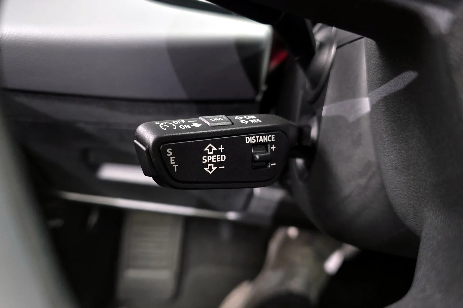 Новый Audi A5 40 TFSI Quattro S Line 2025 2.0 л 204 л.с Бензин в кузове Синий, коробка — Автомат, привод — Полный привод, страна производства — Германия