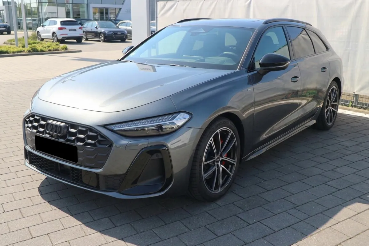 Audi A5 Avant e-hybrid quattro S line 2026, серый