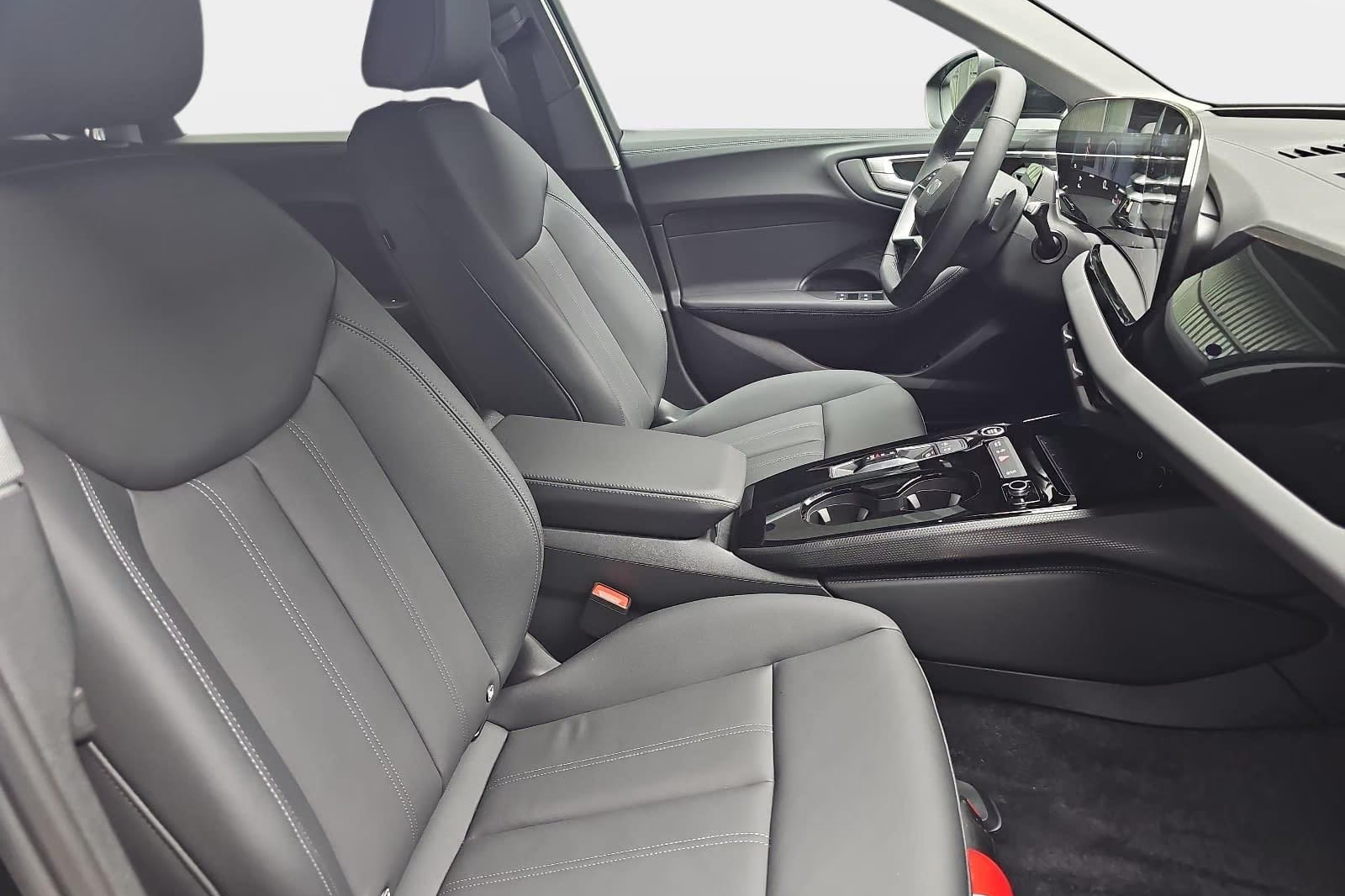 Audi A5 AVANT TFSI S-TRONIC S-LINE 2026 2.0 л 150 л.с Бензин, пробег 25 км, Чёрный цвет, коробка Автомат, привод Передний привод, авто из Германия, фото 15