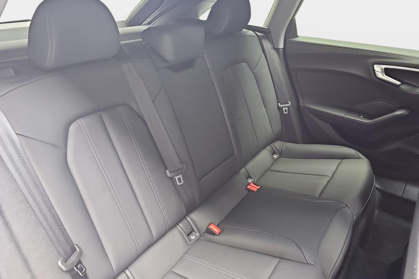 Доставка по РФ: Audi A5 AVANT TFSI S-TRONIC S-LINE 2026 2.0 л 150 л.с Бензин, Чёрный, пробег 25 км, Передний привод, Автомат, осмотр возможен в Москве, фото 17