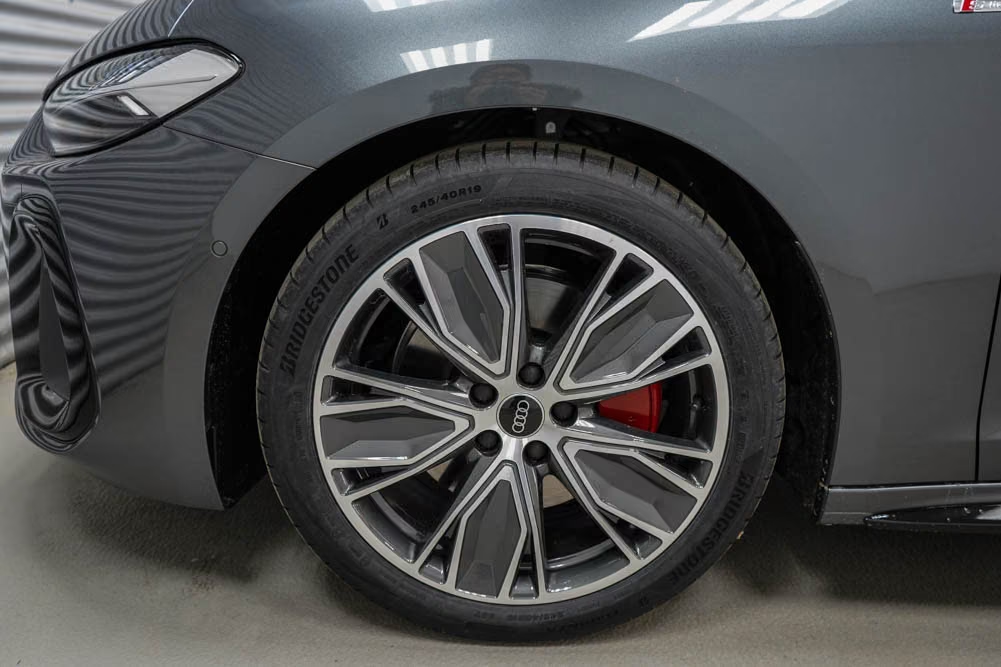 Audi A5 Avant 40 TFSI quattro S tronic, S-line 2026 2.0 л 204 л.с Бензин в продаже: Серый, Автомат, Полный привод, страна-производитель — Германия, доставка по РФ, фото 4