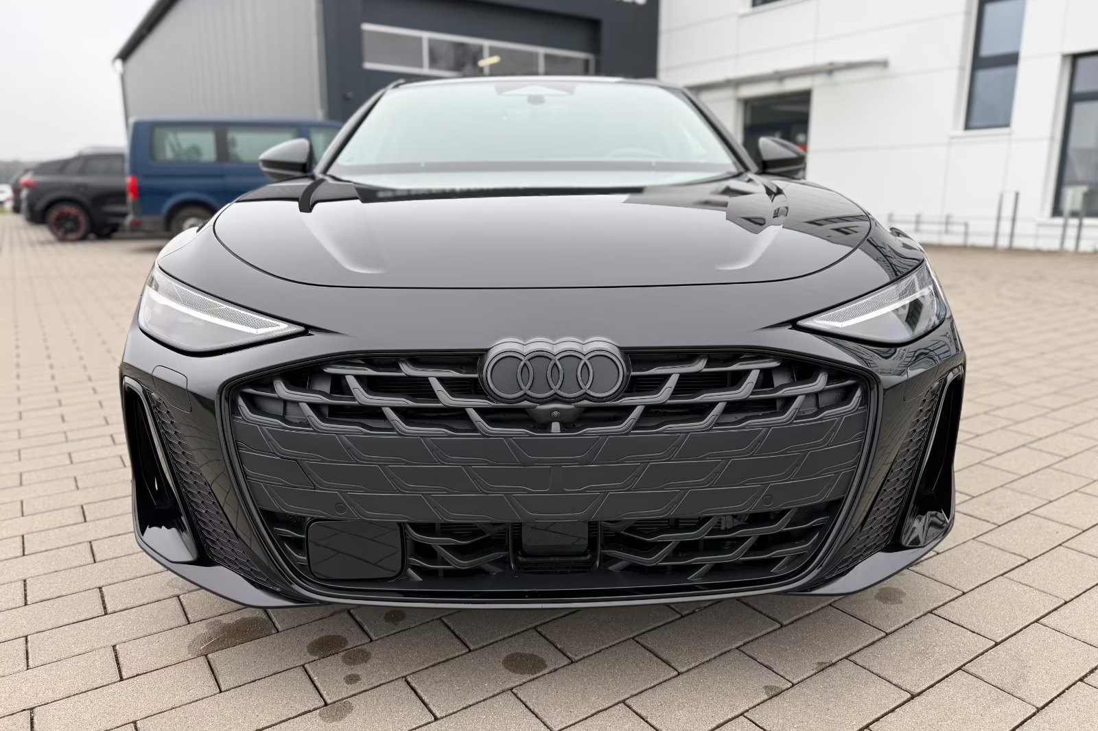 Audi A6 e-hybrid S tronic 2026 2.0 л 367 л.с Гибрид в продаже: Чёрный, Автомат, Полный привод, страна-производитель — Германия, доставка по РФ