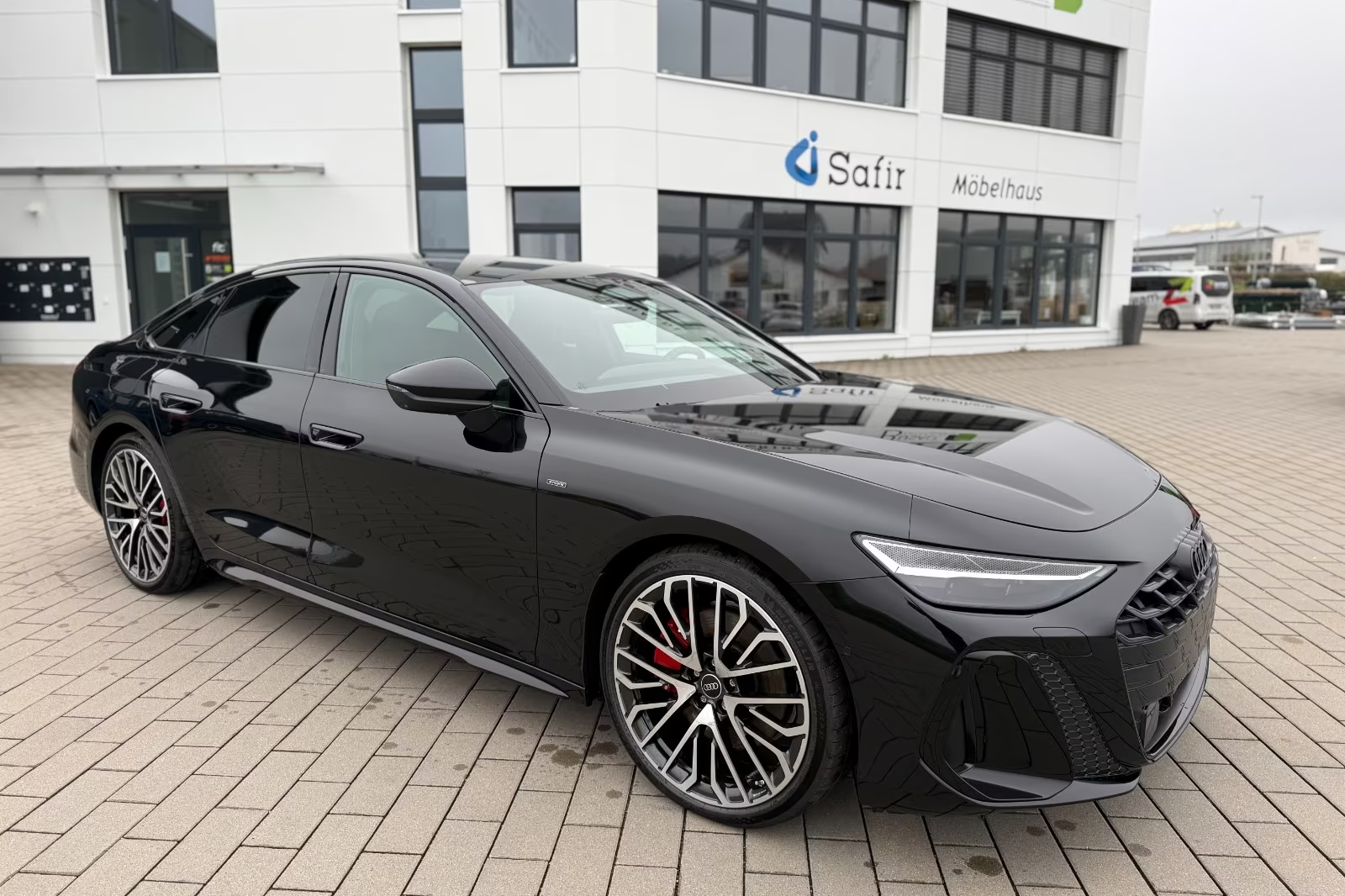 Заказать Audi A6 e-hybrid S tronic 2026 2.0 л 367 л.с Гибрид, Чёрный, Полный привод, Автомат — поставка из Германия, доставка по России и СНГ