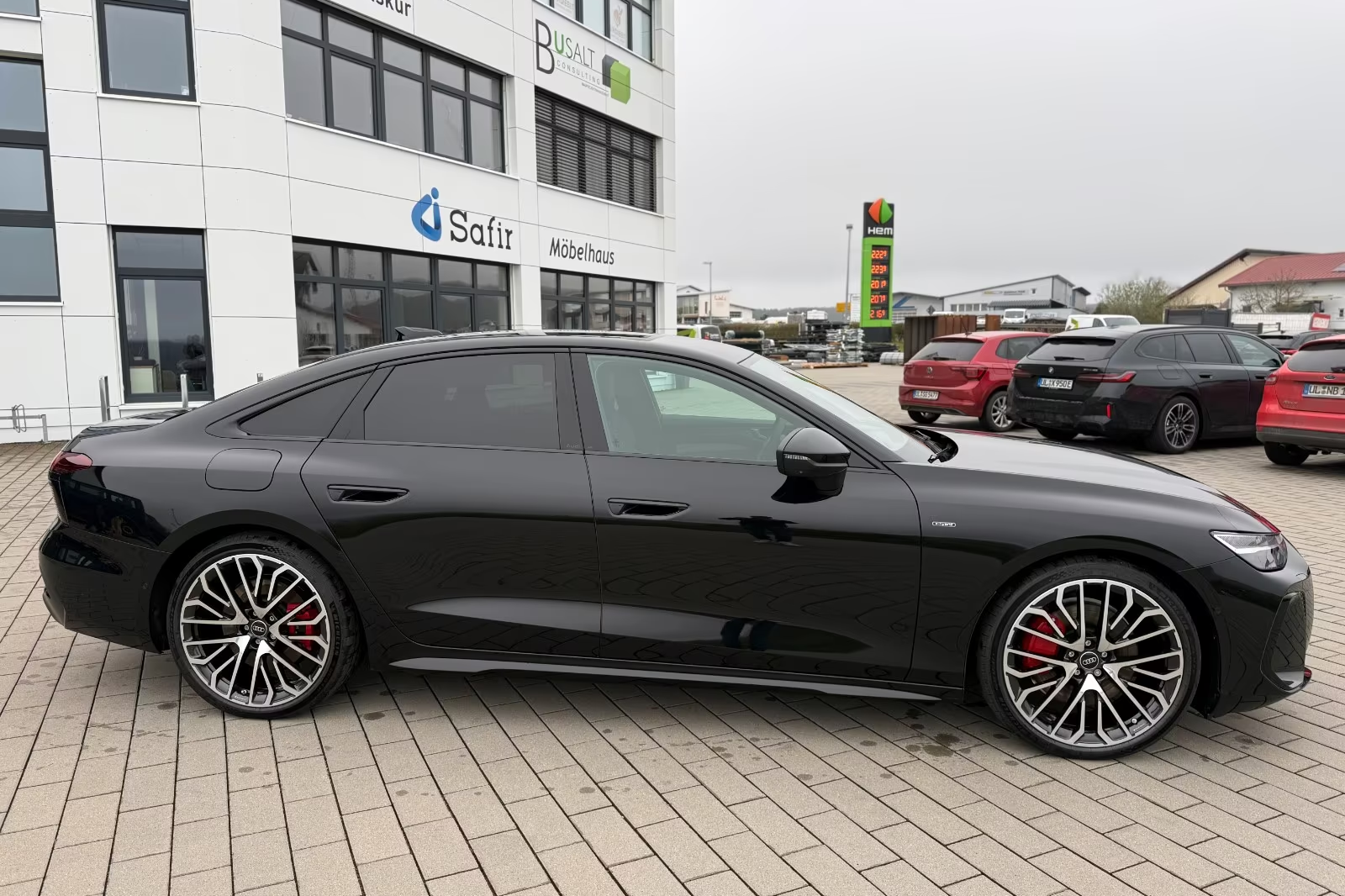 Новый Audi A6 e-hybrid S tronic 2026 2.0 л 367 л.с Гибрид в кузове Чёрный, коробка — Автомат, привод — Полный привод, страна производства — Германия