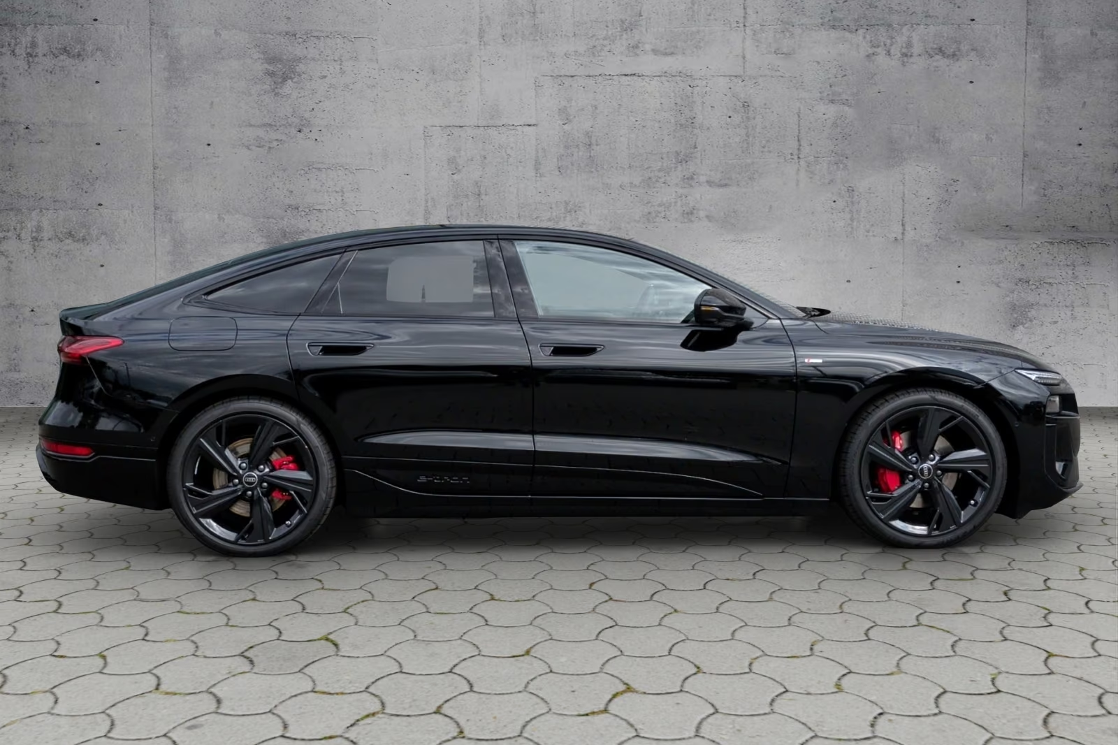 Купить Audi A6 Sportback e-tron performance 270 kW, S line 2026 0.0 л 367 л.с Электричество, Чёрный, Автомат, Задний привод — авто из Германия, с доставкой по всей России, фото 3